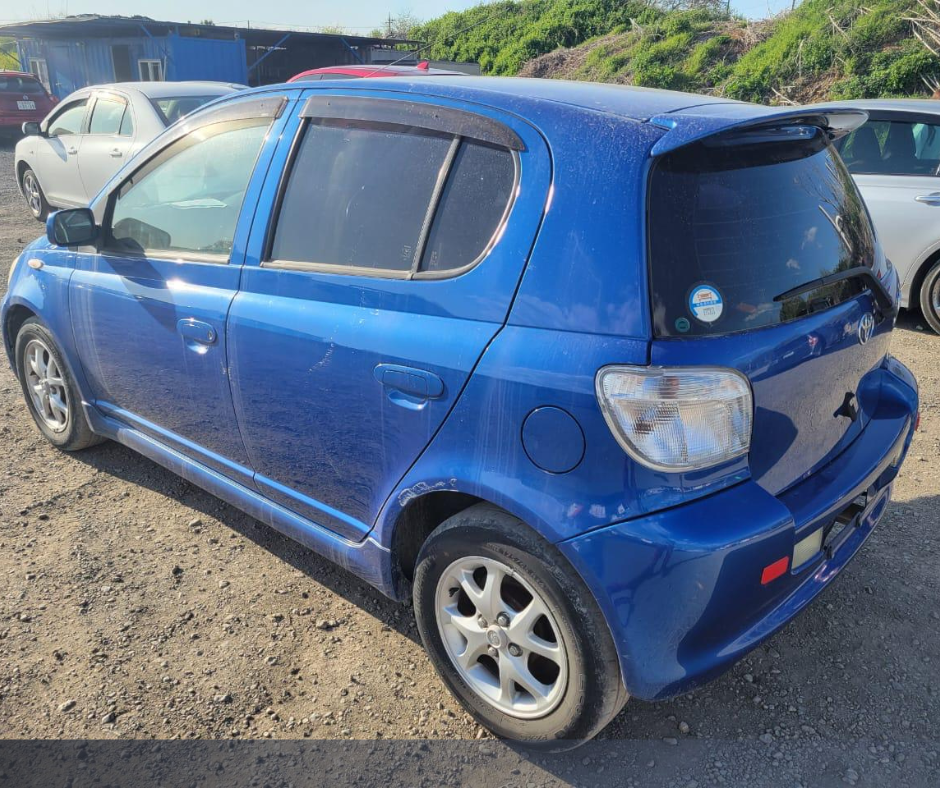 2001 Toyota Vitz